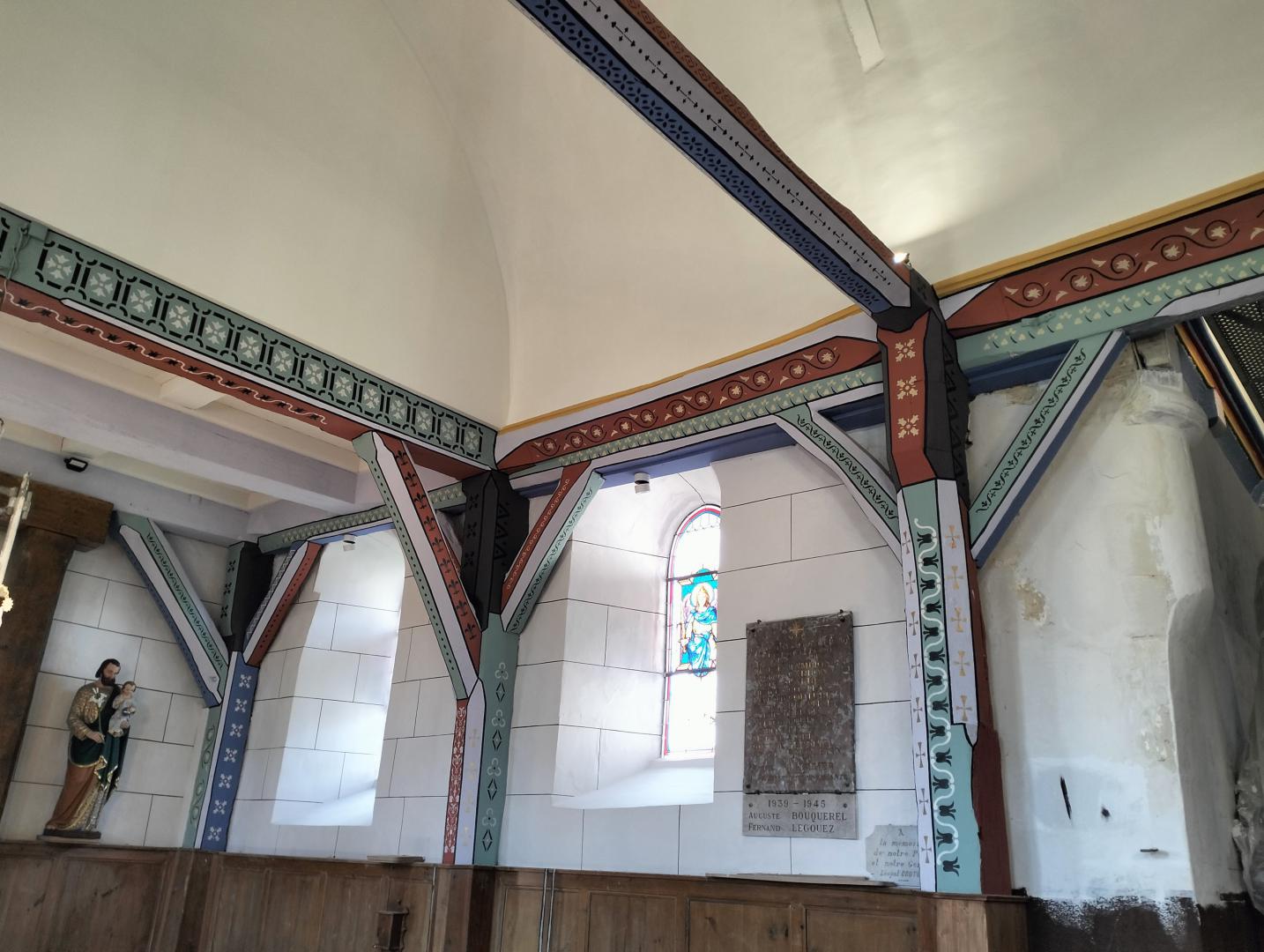 Rénovation de toutes les frises de l'église de La Chapelle Bayvel